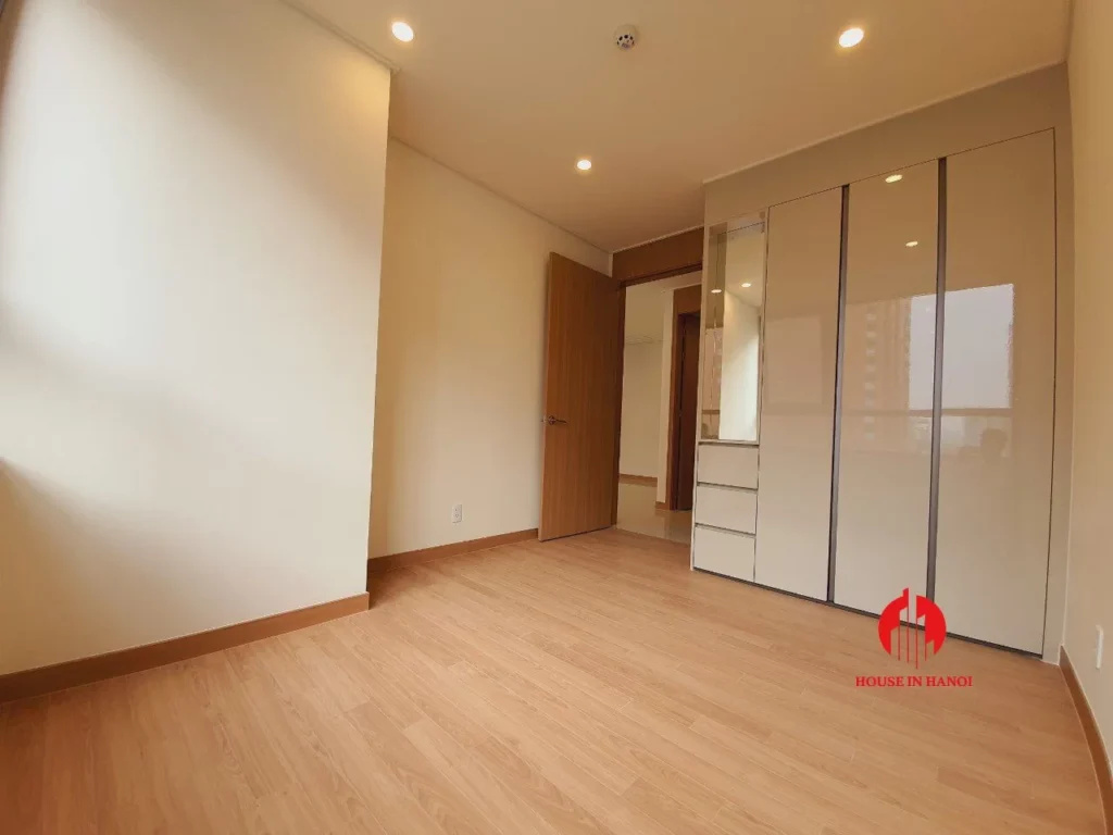 Starlake Open Plan Apartment gallery image 5