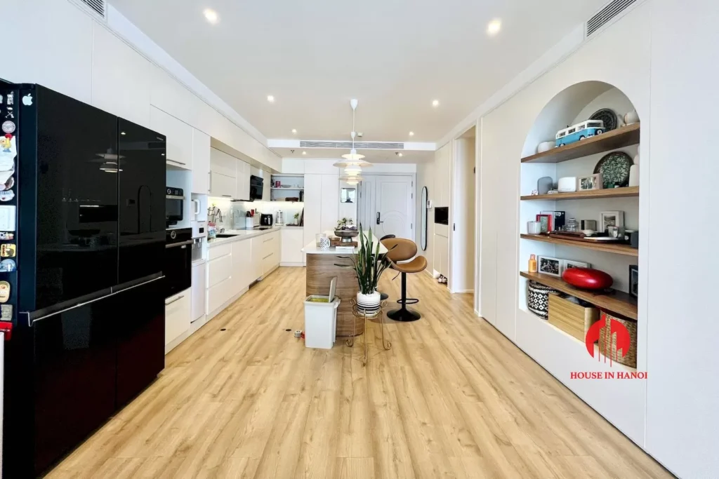 West Lake View Home gallery image 3