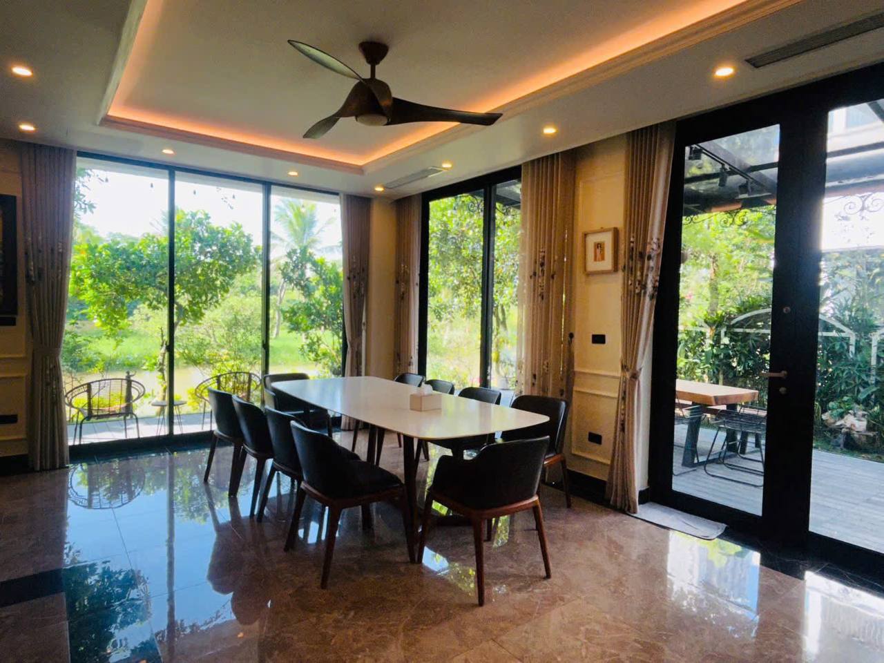 Representative Hanoi home gallery photograph