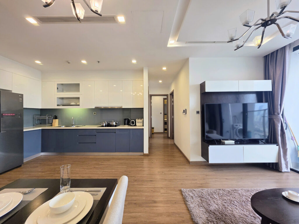 High Floor 2BR Apartment in Vinhomes Metropolis gallery image 5