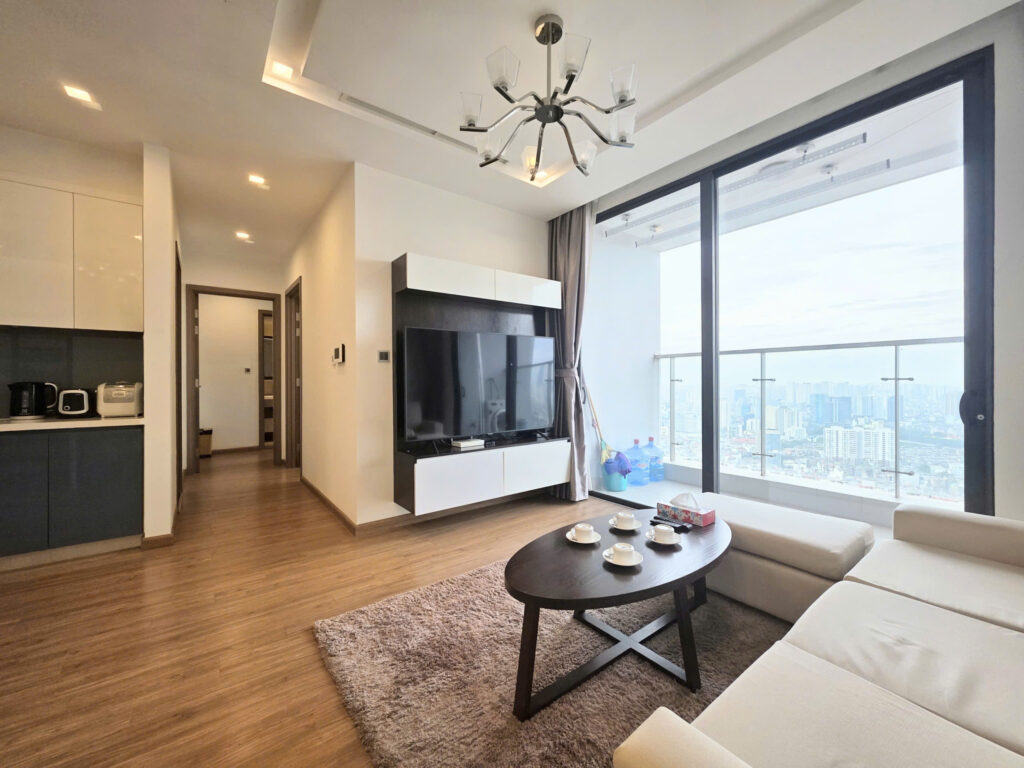 High Floor 2BR Apartment in Vinhomes Metropolis gallery image 2