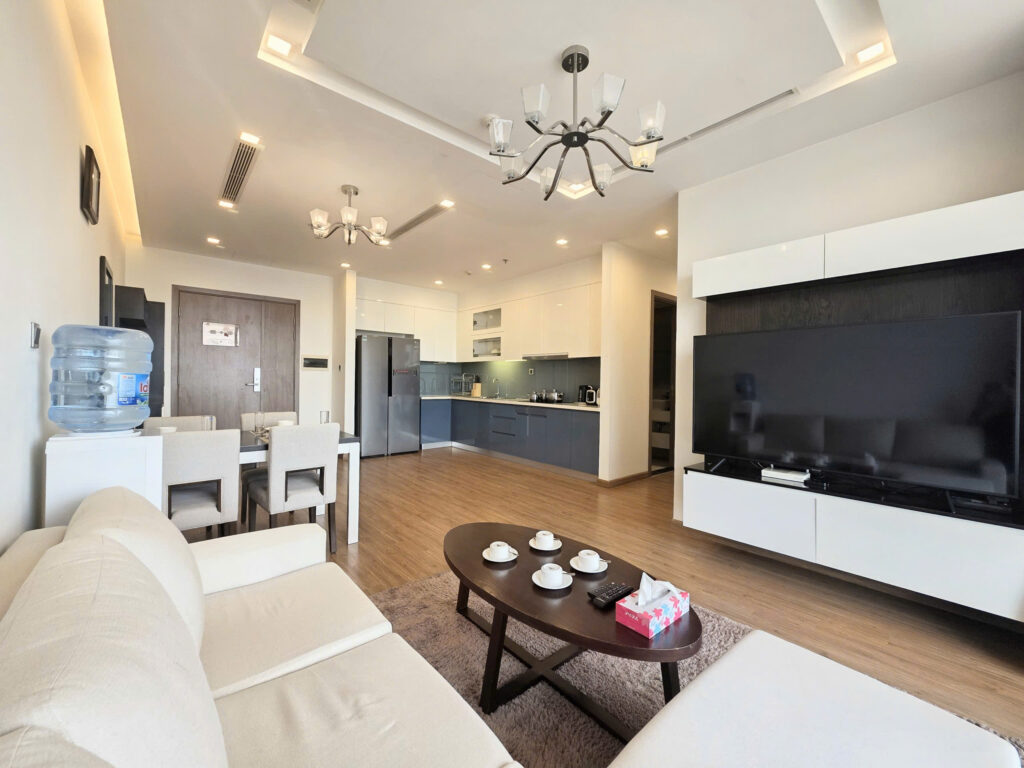 High Floor 2BR Apartment in Vinhomes Metropolis gallery image 3