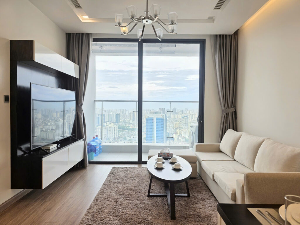 High Floor 2BR Apartment in Vinhomes Metropolis gallery image 4